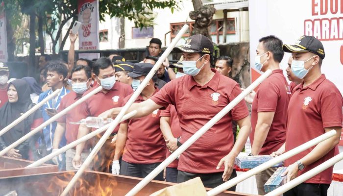Dukung Penerimaan Negara, Pemkab Lamongan Musnahkan Barang Kena Cukai Ilegal