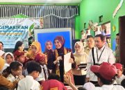 Keliling TK Hingga Sekolah Dasar. Ketua Forikan, Mela Rusdi Ajak Anak-anak Suka Makan Ikan