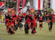 Tari Kolosal “Nuksma Kidung Nusantara” Karya Irfan Gepeng Pukau Ribuan Penonton di Grahadi