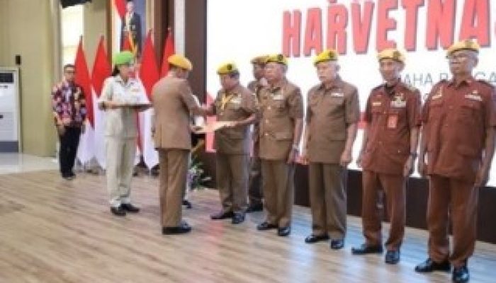 Peringatan Hari Veteran Nasional Diwarnai Pengukuhan Ketua DPD LVRI dan PIVERI Kota Batu