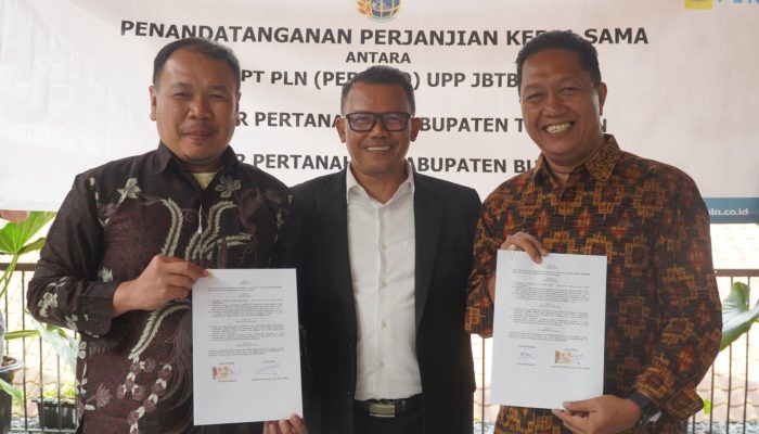 Kepala BPN Tabanan Hadiri Rapat Koordinasi Sertifikasi dan Pembebasan Lahan serta Tandatangan Kerja Sama PLN dengan BPN Buleleng