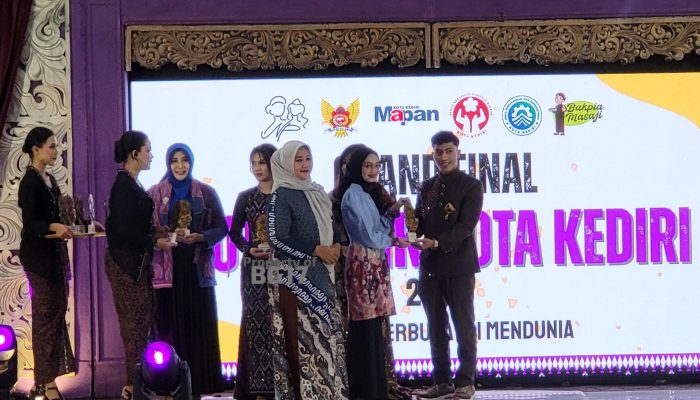 Wali Kota Kediri Ajak Generasi Muda Bangga Berbatik: Saatnya Lestarikan Warisan Nusantara dengan Gaya dan Cinta!