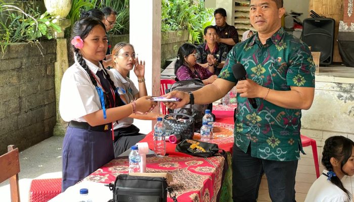 Program Jumat Curhat: Ditresnarkoba Polda Bali memberikan Arahan Pencegahan dan Penegakan Hukum dampak bahaya Narkoba di Wilayah Polda Bali