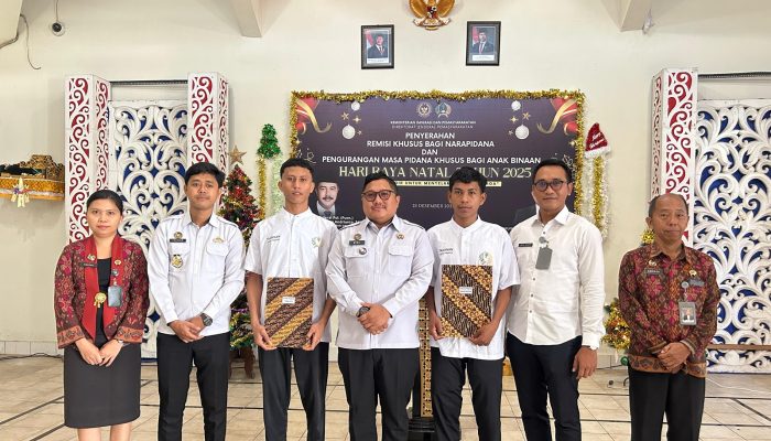 Terima RK Natal, 2 Orang WB Lapas Tabanan Langsung Bebas