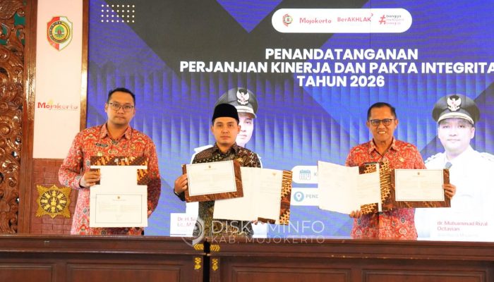 Deklarasi Anti Korupsi, Pemkab Mojokerto Tandatangani Pakta Integritas dan Perjanjian Kinerja