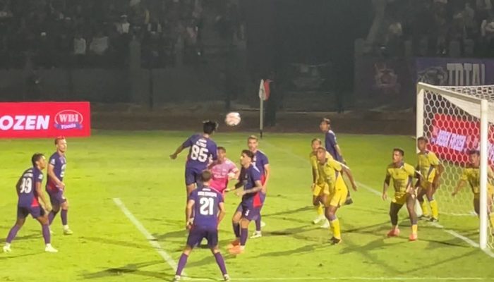 Persib Bandung Gagal Rebut Takhta Klasemen, Ditahan Imbang Persik Kediri
