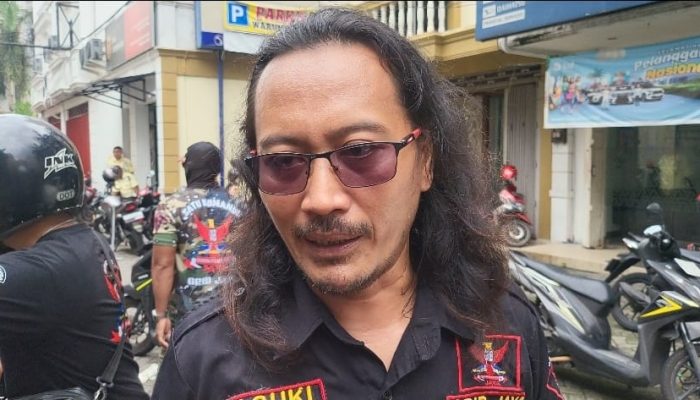 Diduga Lakukan Penarikan Kendaraan Menjebak Nasabah, Ratusan Massa GRIB Jaya Geruduk Kantor BFI Finance Kediri
