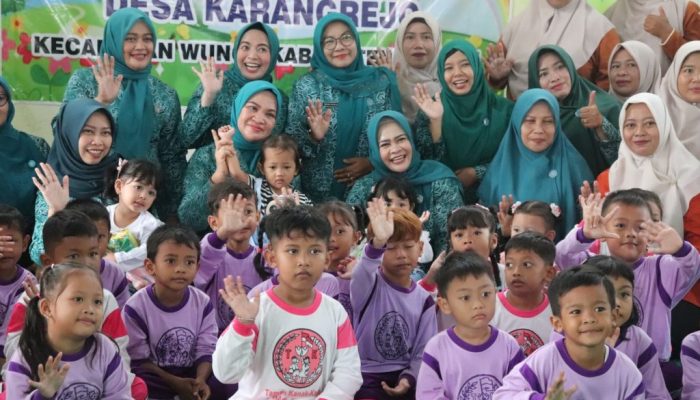 Lakukan Kunjungan di Desa Karangrejo, Ketua TP PKK Kabupaten Madiun Berikan Pesan Penting