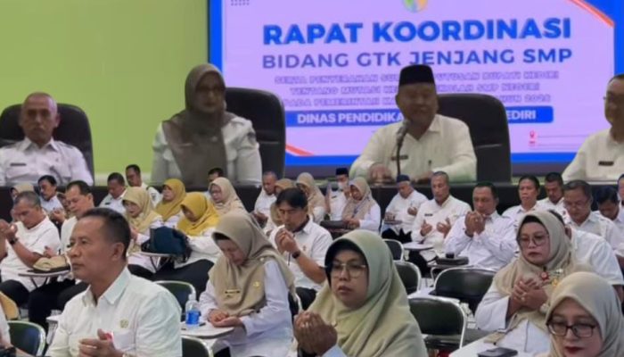 Mutasi Kepala SMP Negeri di Kediri, Kadisdik: Sekolah Harus Jadi Garda Terdepan Atasi ATS