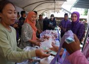 Walikota Kediri OPM di Kelurahan Tinalan, Pastikan Stok Pangan Aman Sampai Lebaran