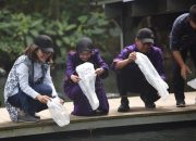 Walikota Kediri Tebar 13.100 Benih Ikan Endemik Jatim di Sumber Banteng