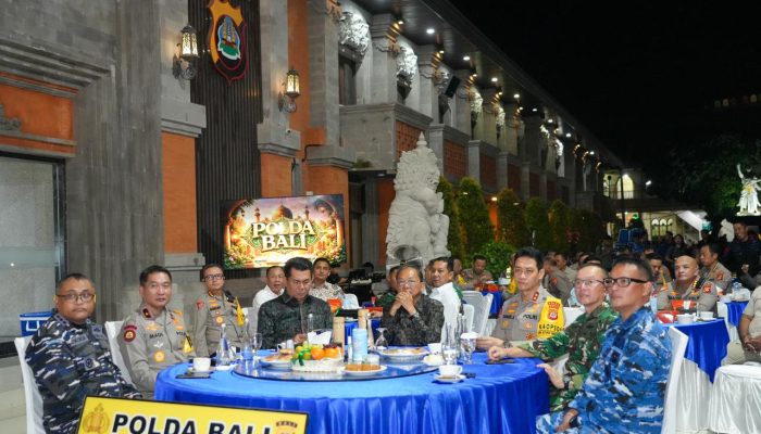 Kapolda Bali Pantau Sitkamtibmas Malam Takbiran, Ikuti Zoom Meeting Nasional Dipimpin Kapolri