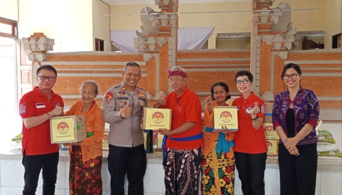 Momentum Hari Kartini, Polsek Dentim dan DPP DAG Indonesia Berbagi Tali Kasih untuk Lansia