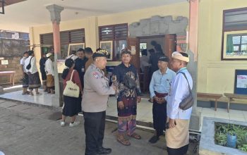 Bhabinkamtibmas Sumerta Kauh Atensi Kunjungan Menteri Pendidikan di SD Negeri 6 Sumerta