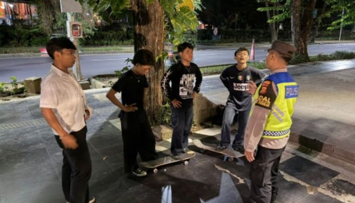 Polsek Denpasar Barat Gelar Sambang Kamtibmas di Ruang Publik, Ajak Warga Tingkatkan Kewaspadaan