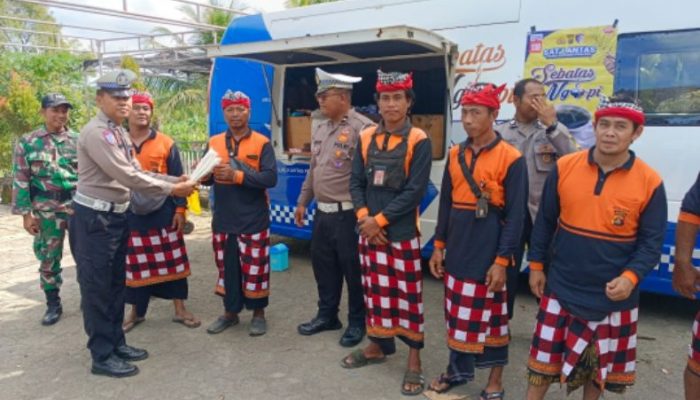 Polantas Menyapa, Satlantas Polres Jembrana Gelar Program “SEBATAS NGOPI” Bersama Warga Desa Medewi