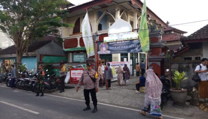 Polsek Densel Amankan Pelaksanaan Sholat Idul Adha 1447 H di Sejumlah Lokasi