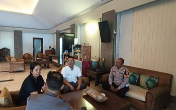 Kapolsek Dentim Perkuat Sinergitas Kamtibmas Melalui Ngopi Kamtibmas Bersama Manajemen Hotel Cakra