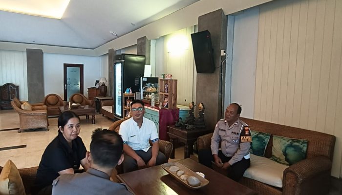 Kapolsek Dentim Perkuat Sinergitas Kamtibmas Melalui Ngopi Kamtibmas Bersama Manajemen Hotel Cakra