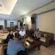 Kapolsek Dentim Perkuat Sinergitas Kamtibmas Melalui Ngopi Kamtibmas Bersama Manajemen Hotel Cakra