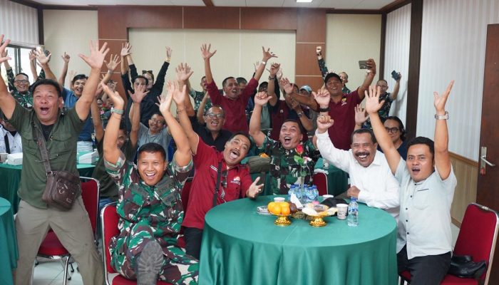 Sinergi Tanpa Batas, Kapendam IX/Udayana Ajak Awak Media Nobar Piala Dunia 2026