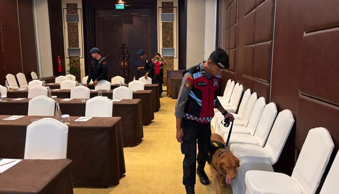 Guna Menjamin Keamanan TWG dan MSC Ke 27, Unit Jibom Satgas Tindak Laksanakan Sterilisasi di Hotel Merusaka