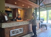 Bhabinkamtibmas Sanur Sambangi Perhotelan, Perkuat Sinergi Jaga Kamtibmas