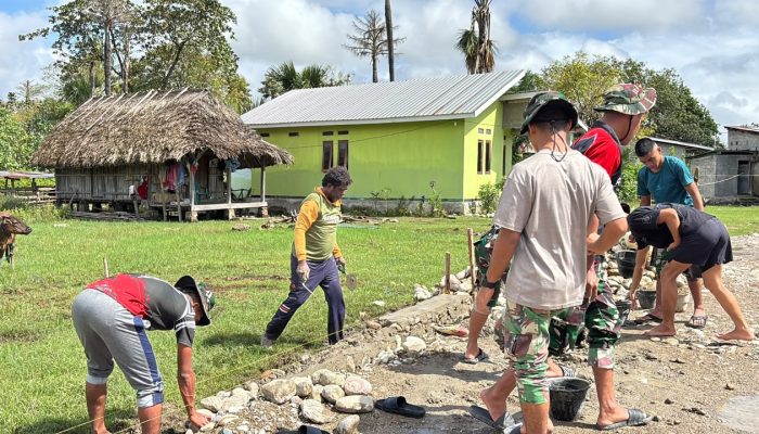 Kebut Peningkatan Jalan Usaha Tani 1.500 Meter, Satgas TMMD 129 Kodim Belu Bangun Tembok Penahan