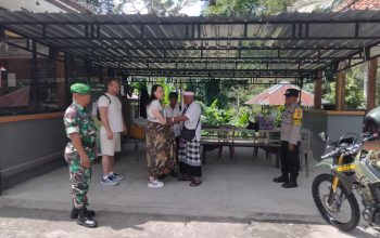 Keamanan Pura Luhur Batukaru Diperketat, Babinsa Wongaya Gede Ajak Pengempon Waspada