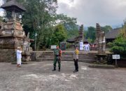 Antisipasi Pencurian, Babinsa Wongaya Gede Bangun Kewaspadaan di Pura Batukaru