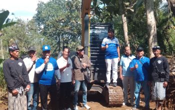 Wujudkan Mimpi 60 Tahun, DPD Demokrat Bali dan Semeton Desa Sangketan Gotong Royong Bangun Jalan 1,6 Km Rayakan HUT Kemerdekaan ke 81 RI